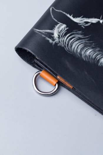 MONOCHROME STALLION - Image 11