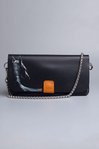 MONOCHROME STALLION - Image 6