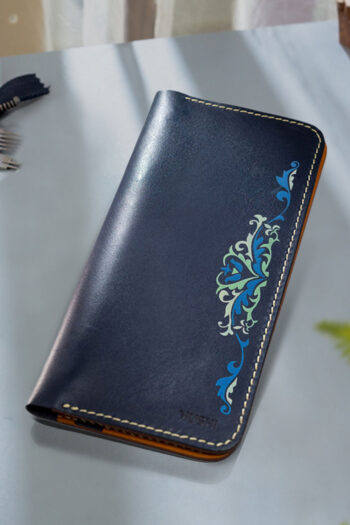 Handcrafted leather wallet gift for women in Pakistan.